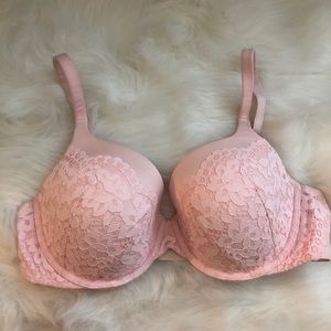 Victoria’s Secret body by Victoria bra